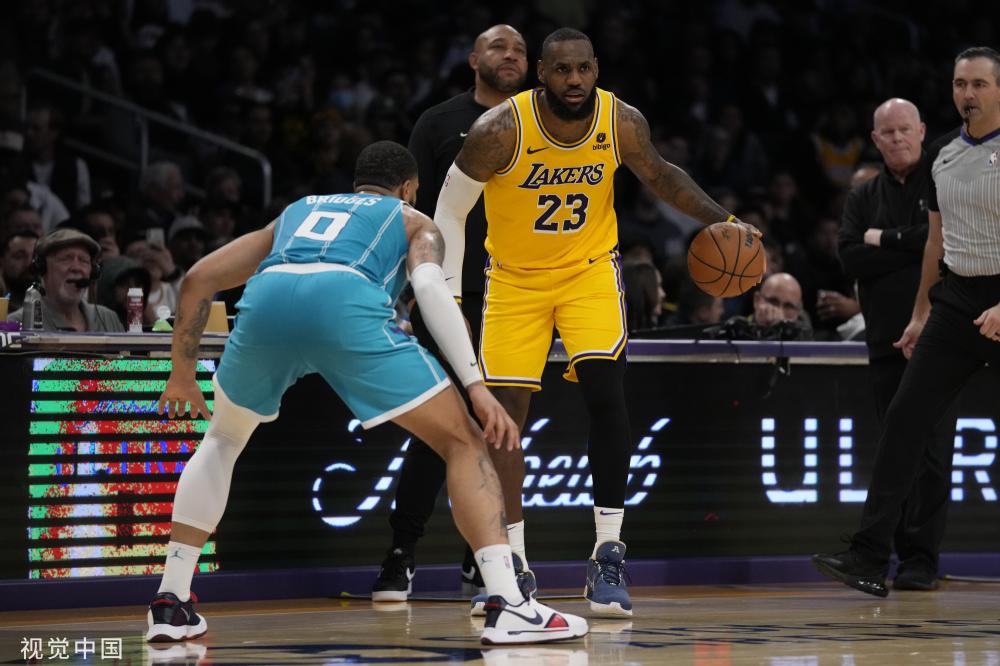 同时也让他 同时也让他