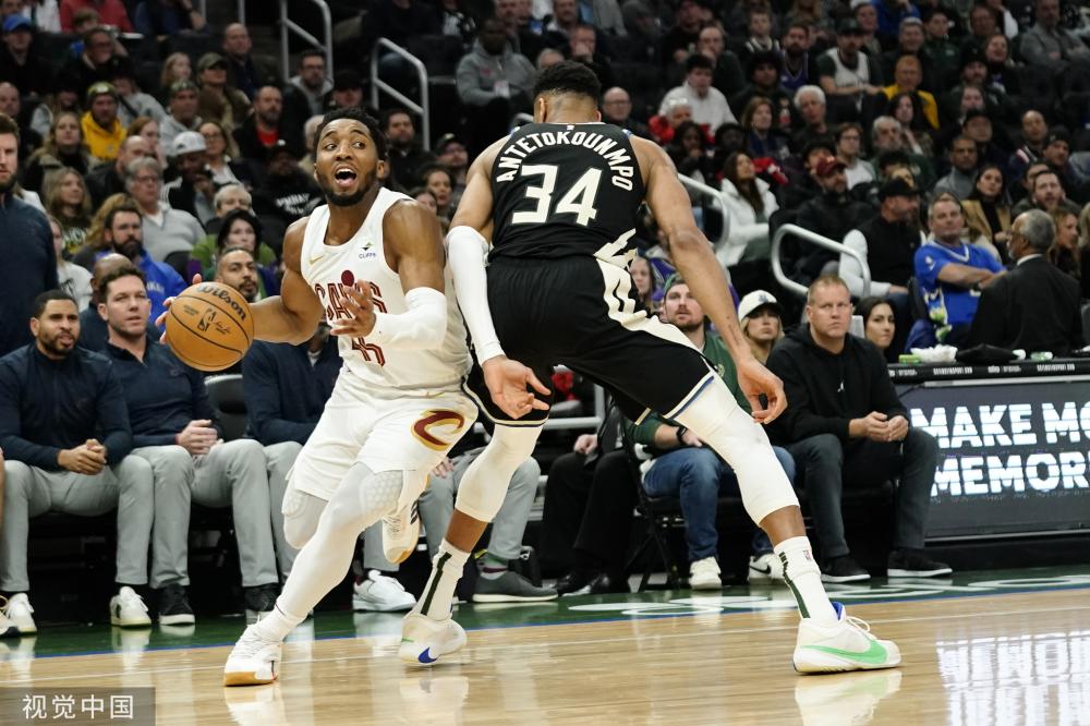 首战对阵阿 首战对阵阿